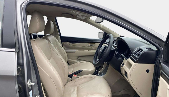 2016 Maruti Ciaz ZXI+ AT, Petrol, Automatic, 45,879 km, Right Side Front Door Cabin