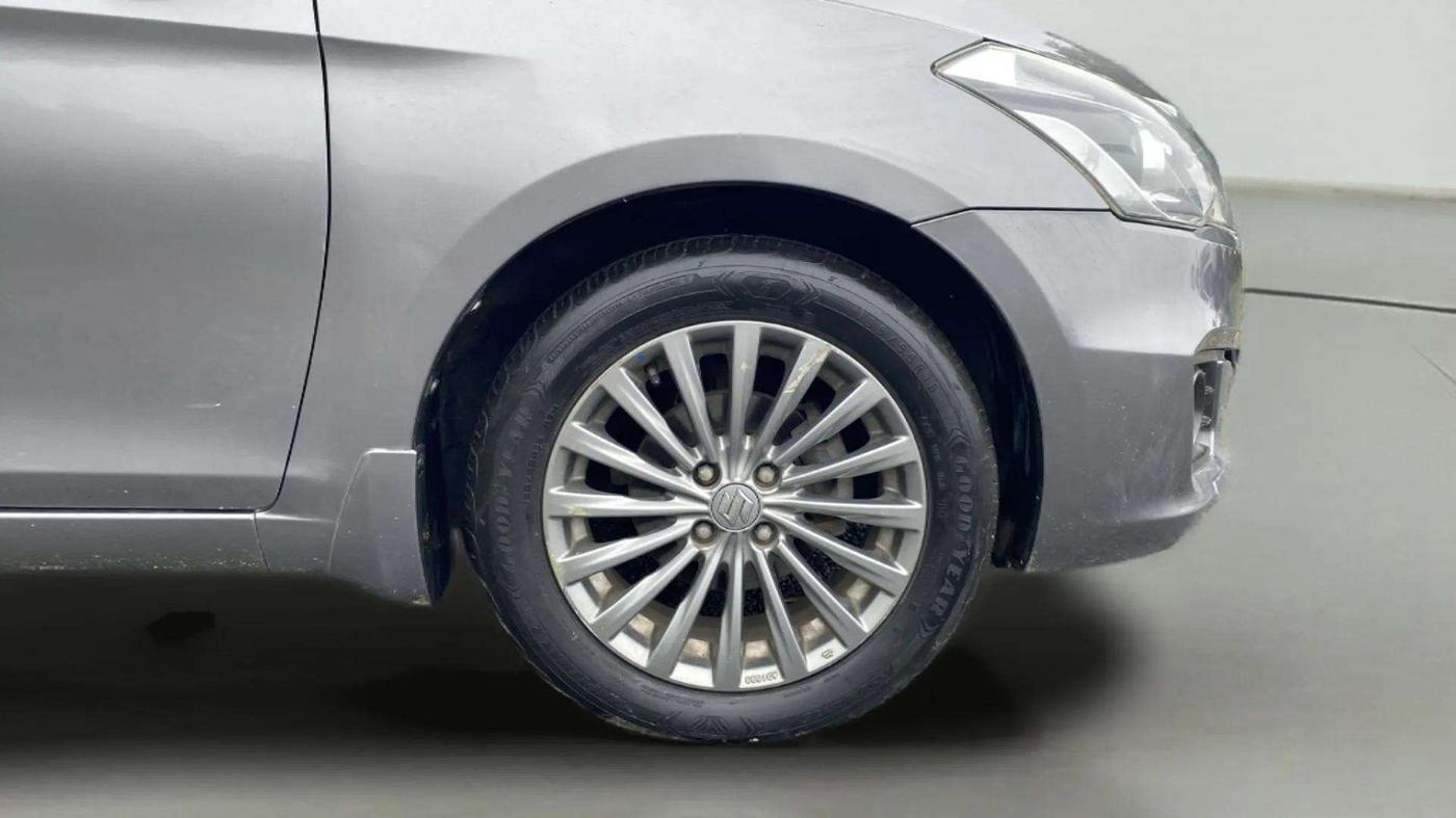 2016 Maruti Ciaz ZXI+ AT, Petrol, Automatic, 45,879 km, Right Front Wheel
