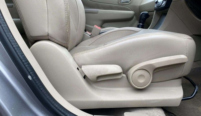2016 Maruti Ciaz ZXI+ AT, Petrol, Automatic, 45,879 km, Driver Side Adjustment Panel