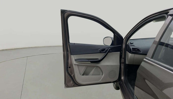 2019 Tata Tiago XZ PETROL, Petrol, Manual, 32,252 km, LHS Front Door