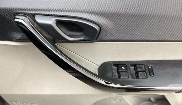 2019 Tata Tiago XZ PETROL, Petrol, Manual, 32,252 km, Driver Side Door Panels Control