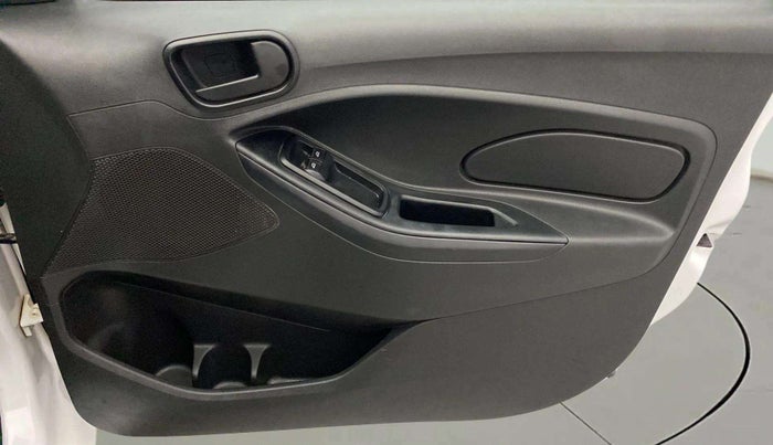 2017 Ford New Figo AMBIENTE 1.2 PETROL, Petrol, Manual, 49,107 km, Driver Side Door Panels Control