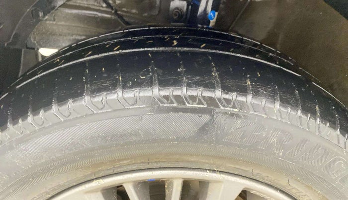 2021 Maruti Ertiga ZXI SHVS, Petrol, Manual, 79,921 km, Left Front Tyre Tread