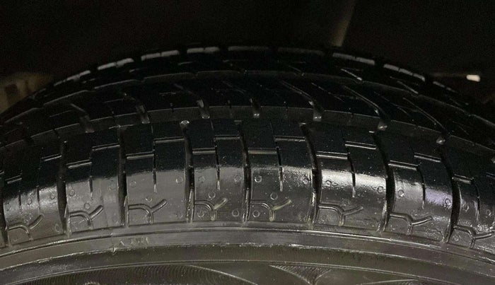 2016 Renault Kwid RXT 0.8, Petrol, Manual, 71,173 km, Left Rear Tyre Tread
