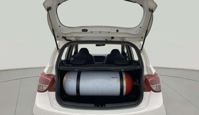 2016 Hyundai Grand i10 ASTA 1.2 KAPPA VTVT, CNG, Manual, 1,02,652 km, Boot Open Zoomed View