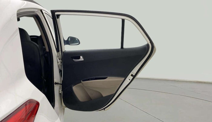 2016 Hyundai Grand i10 ASTA 1.2 KAPPA VTVT, CNG, Manual, 1,02,652 km, RHS Rear Door