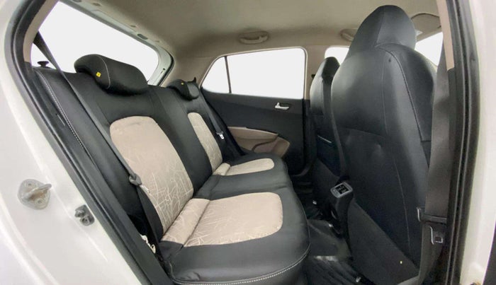 2016 Hyundai Grand i10 ASTA 1.2 KAPPA VTVT, CNG, Manual, 1,02,652 km, Right Side Rear Door Cabin