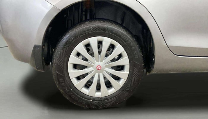 2014 Maruti Swift Dzire VXI, Petrol, Manual, 60,691 km, Right Rear Wheel