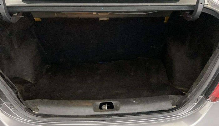 2014 Maruti Swift Dzire VXI, Petrol, Manual, 60,691 km, Boot Inside