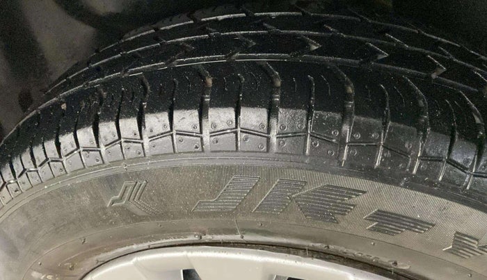 2014 Maruti Swift Dzire VXI, Petrol, Manual, 60,691 km, Right Rear Tyre Tread