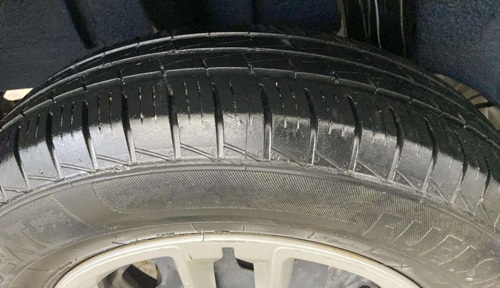 2022 Renault TRIBER RXT, Petrol, Manual, 24,671 km, Left Front Tyre Tread