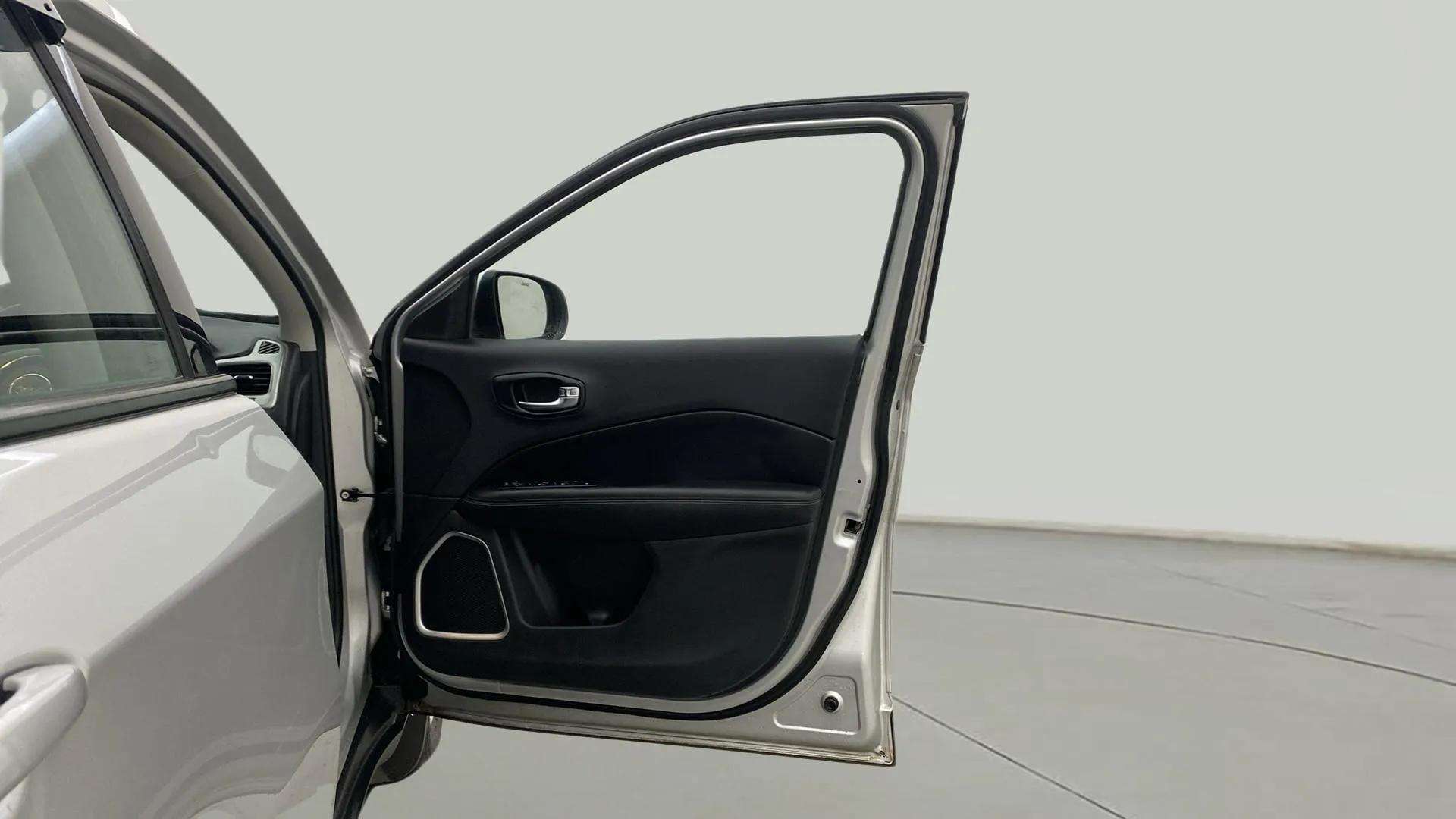 RHS-Front-Door-Open-32