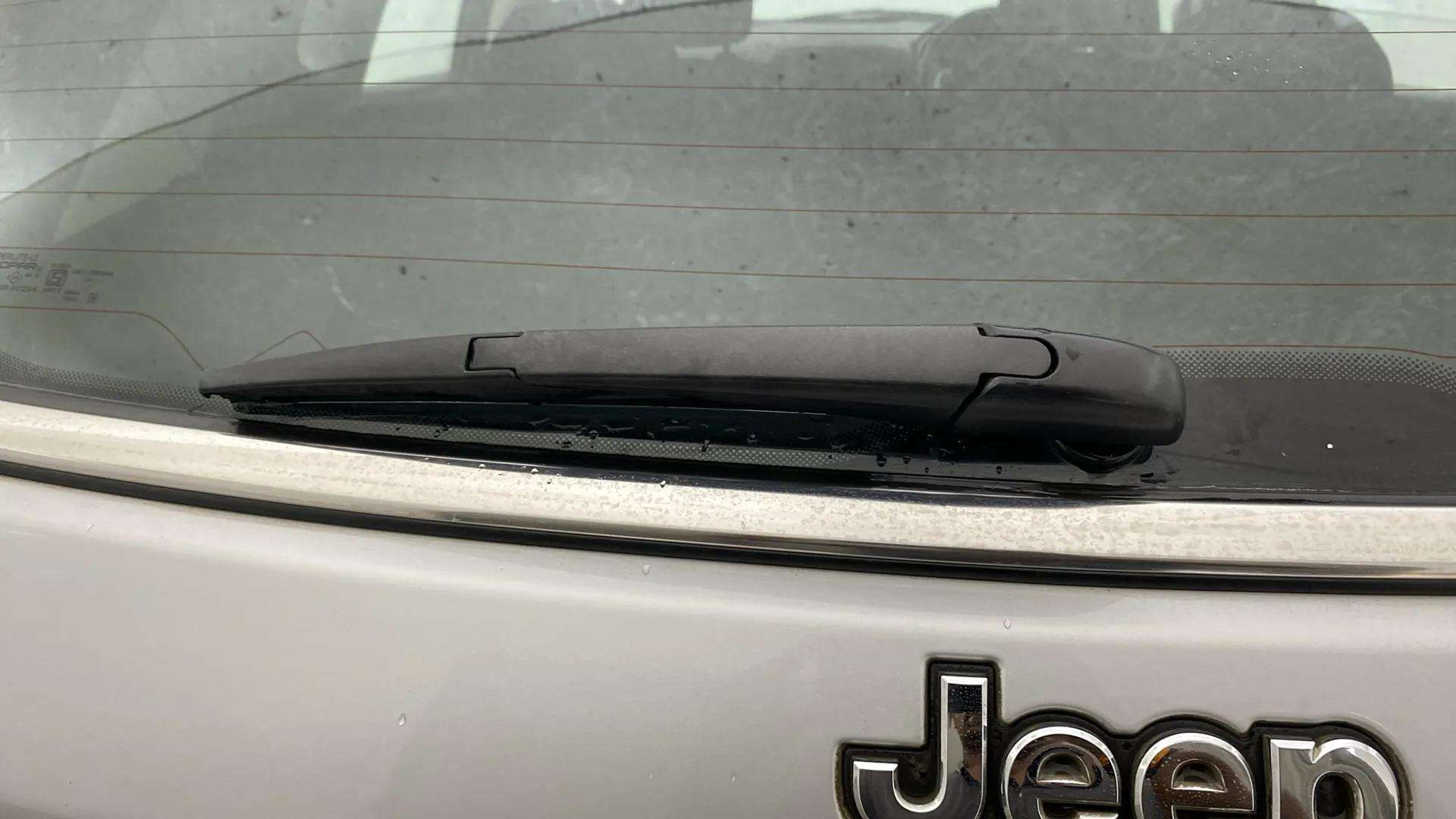 Rear-windshield-wiper-blade-24