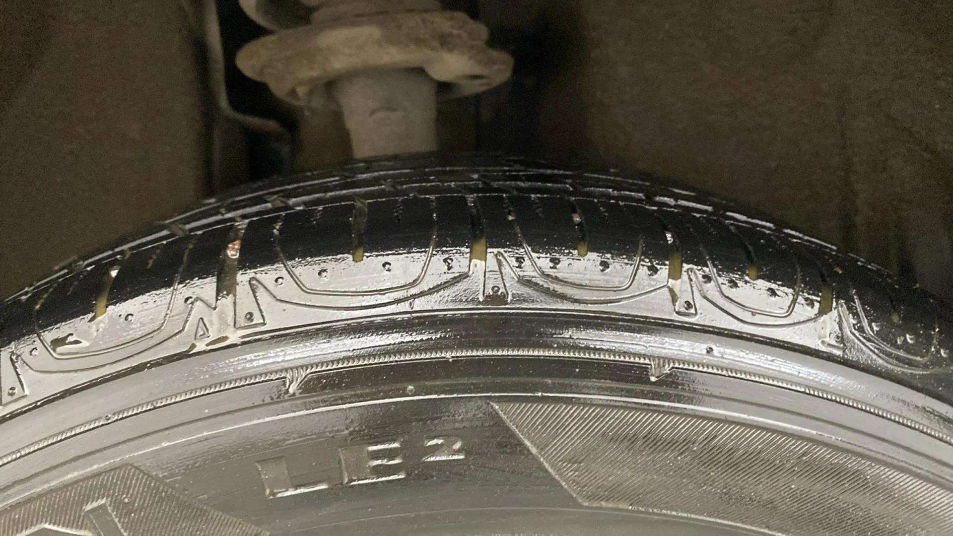 RHS-Rear-Tyre-Tread-19