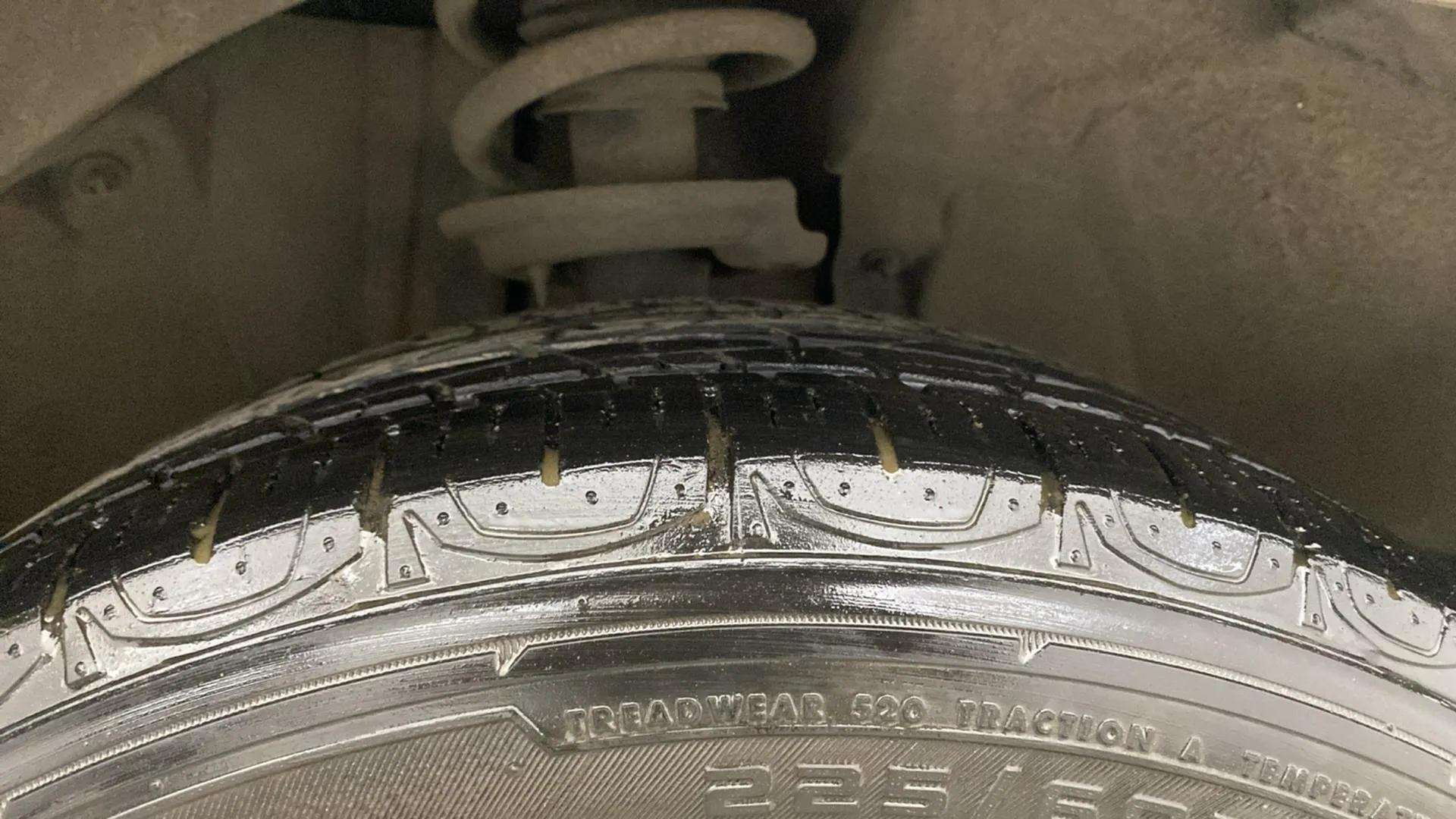 RHS-Front-Tyre-Tread-18