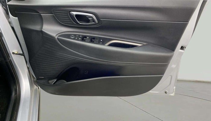 2022 Hyundai NEW I20 ASTA 1.2 MT, Petrol, Manual, 21,405 km, Driver Side Door Panels Control