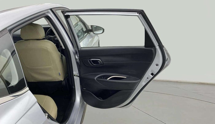 2022 Hyundai NEW I20 ASTA 1.2 MT, Petrol, Manual, 21,405 km, RHS Rear Door