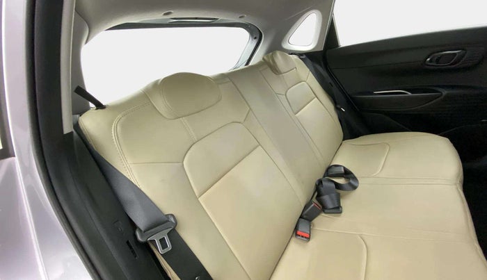2022 Hyundai NEW I20 ASTA 1.2 MT, Petrol, Manual, 21,405 km, Right Side Rear Door Cabin