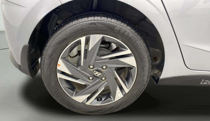 2022 Hyundai NEW I20 ASTA 1.2 MT, Petrol, Manual, 21,405 km, Right Rear Wheel