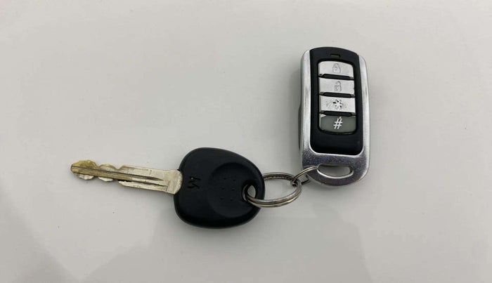2018 Hyundai NEW SANTRO MAGNA, Petrol, Manual, 52,293 km, Key Close Up