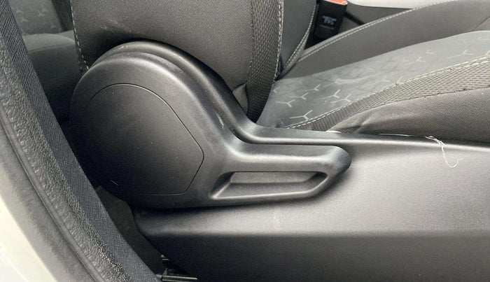 2022 Tata NEXON XM SUNROOF PETROL, Petrol, Manual, 18,512 km, Driver Side Adjustment Panel