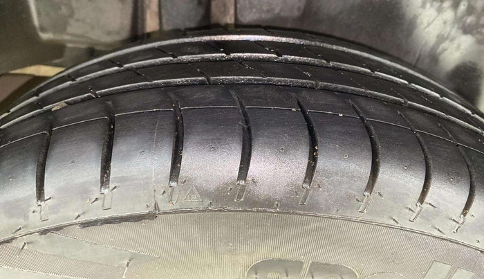 2015 Maruti Ciaz ZXI AT, Petrol, Automatic, 53,520 km, Right Rear Tyre Tread