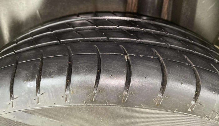 2015 Maruti Ciaz ZXI AT, Petrol, Automatic, 53,520 km, Left Rear Tyre Tread