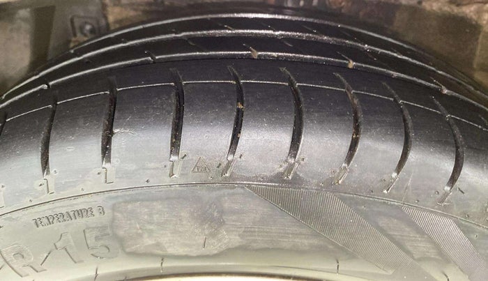 2015 Maruti Ciaz ZXI AT, Petrol, Automatic, 53,520 km, Left Front Tyre Tread