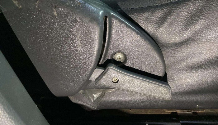 2018 Maruti Alto 800 LXI, Petrol, Manual, 57,198 km, Driver Side Adjustment Panel