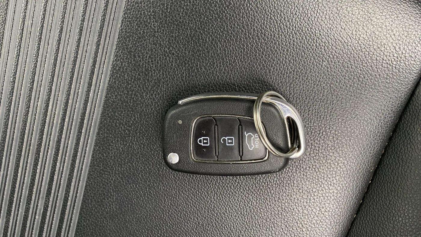 2020 Hyundai NEW I20 SPORTZ 1.0T GDI IMT, Petrol, Manual, 68,330 km, Key Close Up