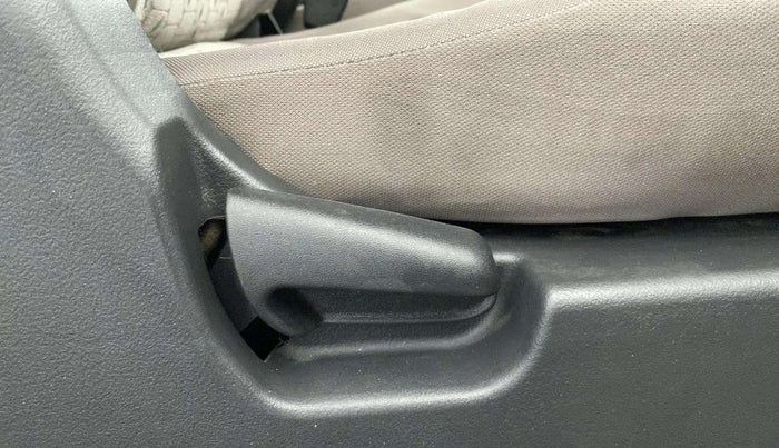 2017 Maruti Wagon R 1.0 VXI AMT, Petrol, Automatic, 67,796 km, Driver Side Adjustment Panel