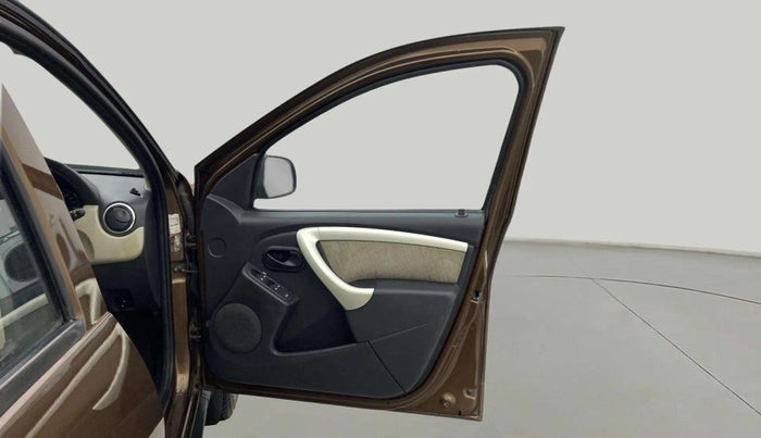 2014 Renault Duster RXL PETROL, Petrol, Manual, 41,659 km, RHS Front Door