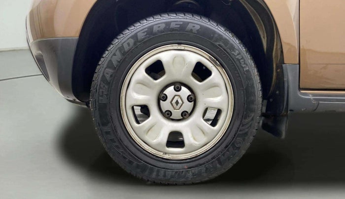 2014 Renault Duster RXL PETROL, Petrol, Manual, 41,659 km, Left Front Wheel