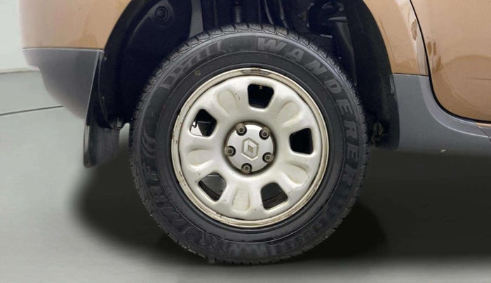 2014 Renault Duster RXL PETROL, Petrol, Manual, 41,659 km, Right Rear Wheel