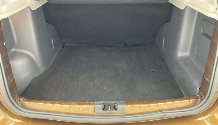 2014 Renault Duster RXL PETROL, Petrol, Manual, 41,659 km, Boot Inside