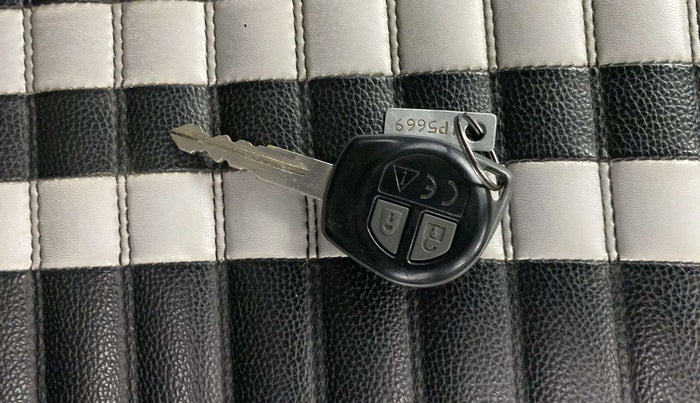 2018 Maruti Swift VXI, Petrol, Manual, 62,506 km, Key Close Up