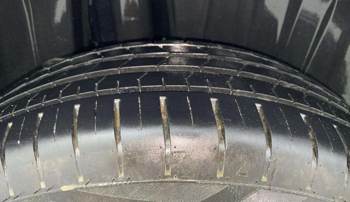 2024 Toyota Glanza S, Petrol, Manual, 7,093 km, Right Rear Tyre Tread