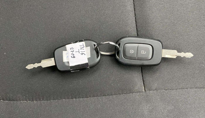 2024 Renault Kwid RXT 1.0, Petrol, Manual, 3,527 km, Key Close Up