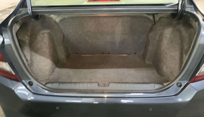 2023 Honda Amaze 1.2L I-VTEC VX, Petrol, Manual, 31,430 km, Boot Inside