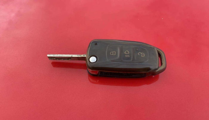 2020 Tata NEXON XM PETROL, Petrol, Manual, 76,353 km, Key Close Up