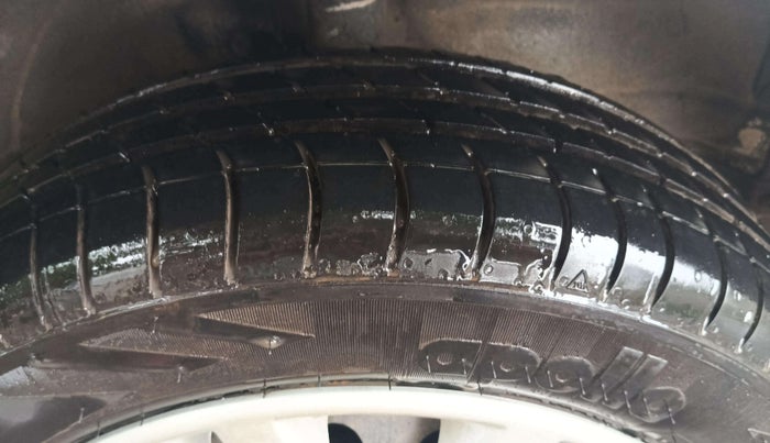 2016 Maruti Wagon R 1.0 VXI, Petrol, Manual, 84,514 km, Right Front Tyre Tread