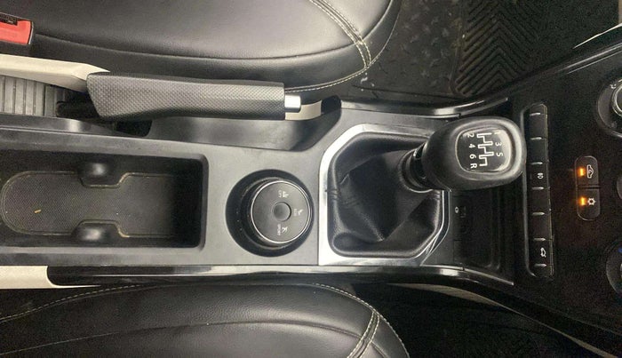 2022 Tata NEXON XZ PETROL, Petrol, Manual, 55,809 km, Gear Lever