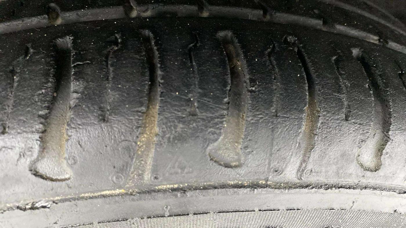 2018 Tata TIAGO NRG PETROL, Petrol, Manual, 32,406 km, Left Front Tyre Tread
