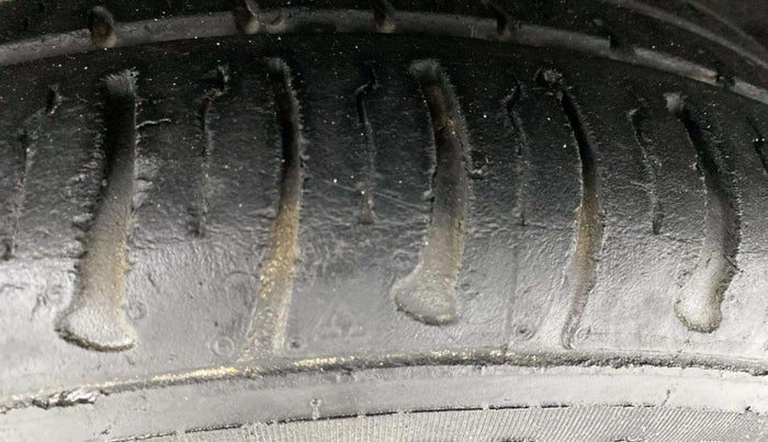 2018 Tata TIAGO NRG PETROL, Petrol, Manual, 32,406 km, Left Front Tyre Tread