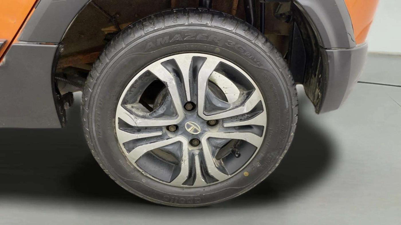 2018 Tata TIAGO NRG PETROL, Petrol, Manual, 32,406 km, Left Rear Wheel