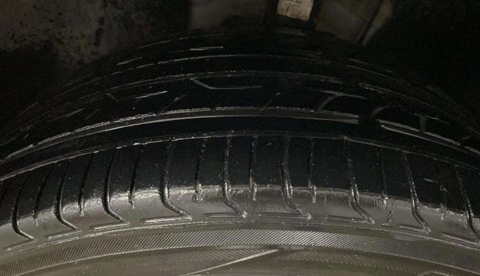 2022 Volkswagen VIRTUS COMFORTLINE TSI 1.0 MT, Petrol, Manual, 47,109 km, Left Front Tyre Tread