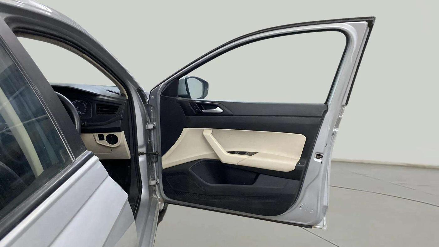 2022 Volkswagen VIRTUS COMFORTLINE TSI 1.0 MT, Petrol, Manual, 48,368 km, RHS Front Door
