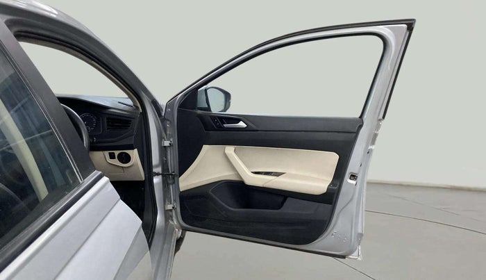 2022 Volkswagen VIRTUS COMFORTLINE TSI 1.0 MT, Petrol, Manual, 47,109 km, RHS Front Door