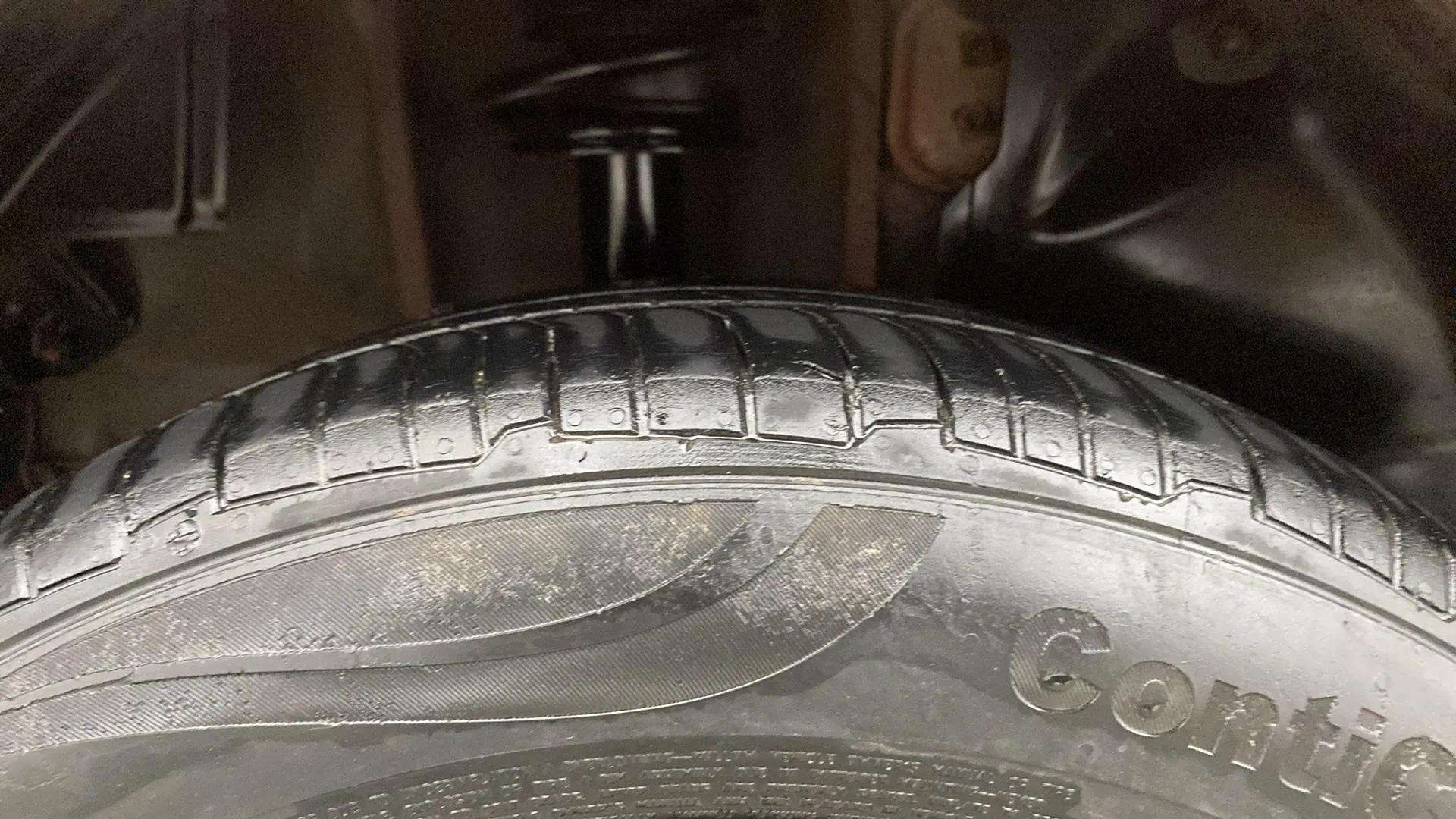 RHS-Rear-Tyre-Tread-19