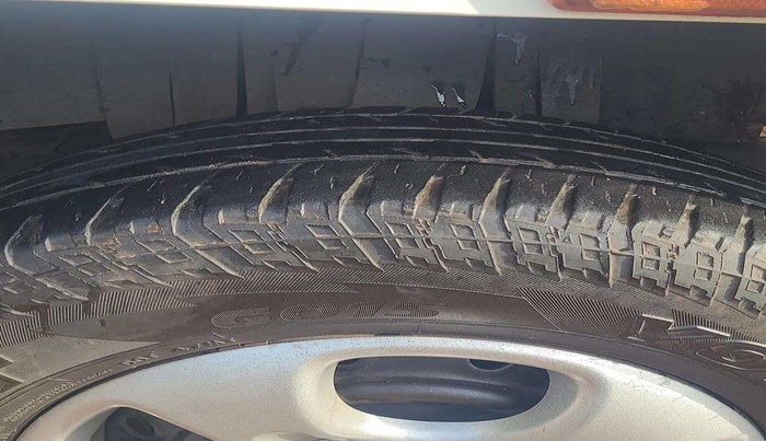 2017 Mahindra Thar CRDE 4X4 AC, Diesel, Manual, 46,490 km, Right Front Tyre Tread